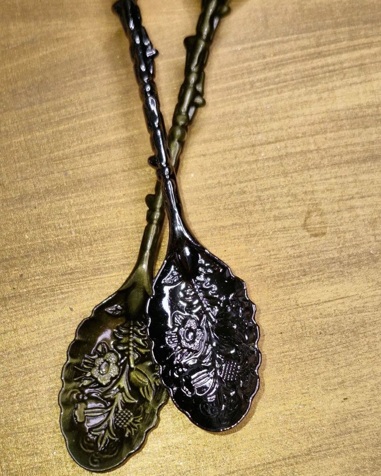 Ornate fairy-themed potion spoons from the Faerie Secrets Magic Potion Kit – detailed floral design for magical potion mixing.