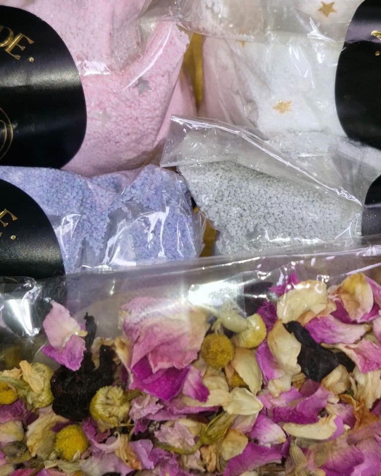 aerie Secrets Magic Potion Party Kit for Eight Kids – large fairy-themed potion set with sparkling powders, crystals, dried florals, cups and spoons for imaginative play.